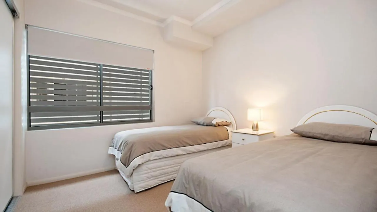 Spectacular Unit Overlooking Pumicestone Passage - Welsby Pde, Bongaree 0*,  Australien